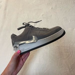 NIKE AIR FORCE 1 JESTER LOW 'GUNSMOKE'